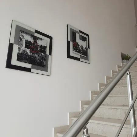 Pelivani Couette-café Berat